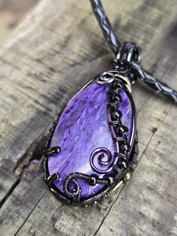 Image d'illustration du produit Pendentif réversible charoïte et hypersthène