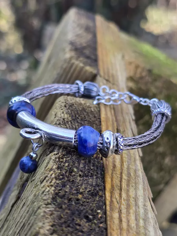 Image d'illustration du produit Bracelet tressé "gunmetal" et lapis lazuli
