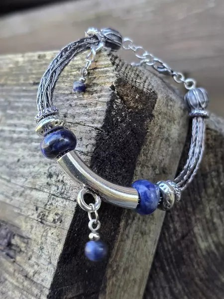 Image de couverture du produit Bracelet tressé "gunmetal" et lapis lazuli