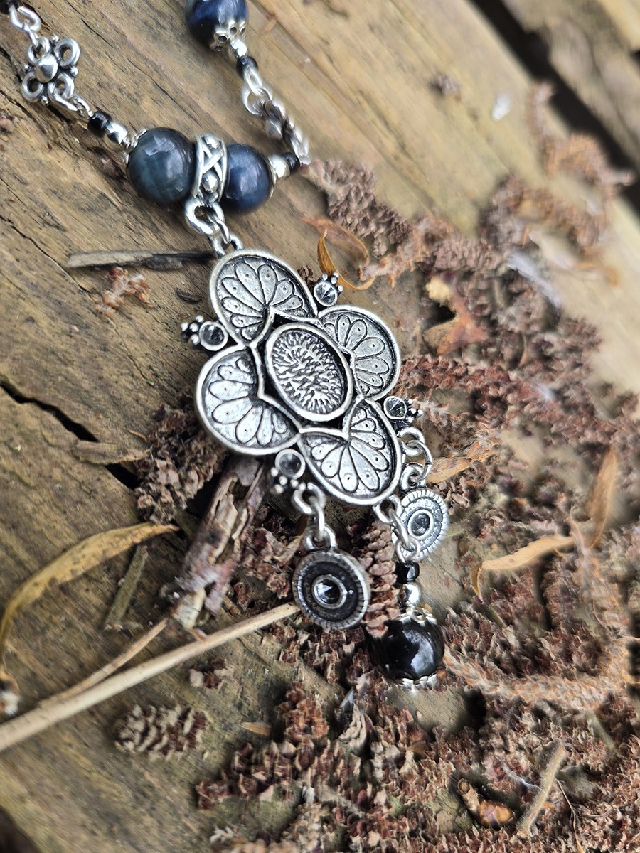 Image de couverture du produit Collier perles Oeil-de-Faucon
