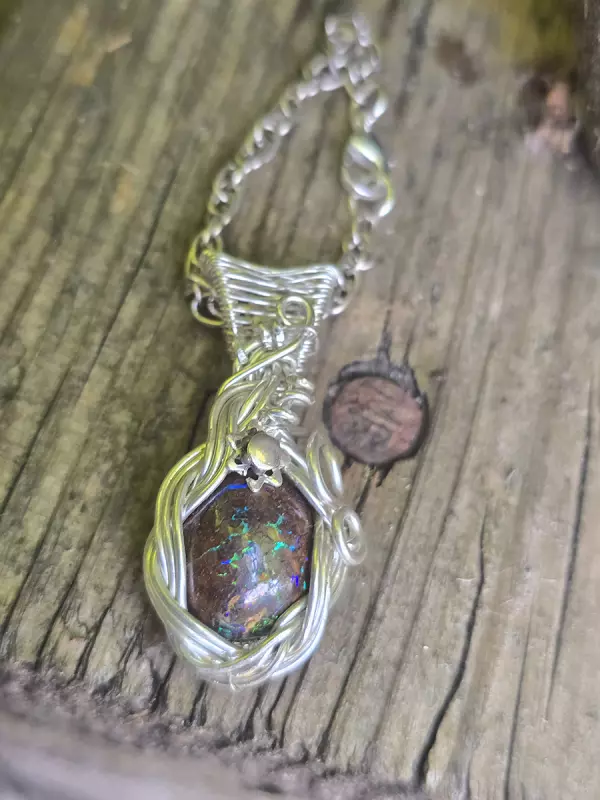 Image d'illustration du produit Pendentif Opale boulder et argent