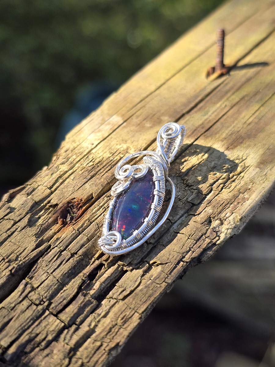 Image d'illustration du produit Pendentif en argent et opale wello bleue