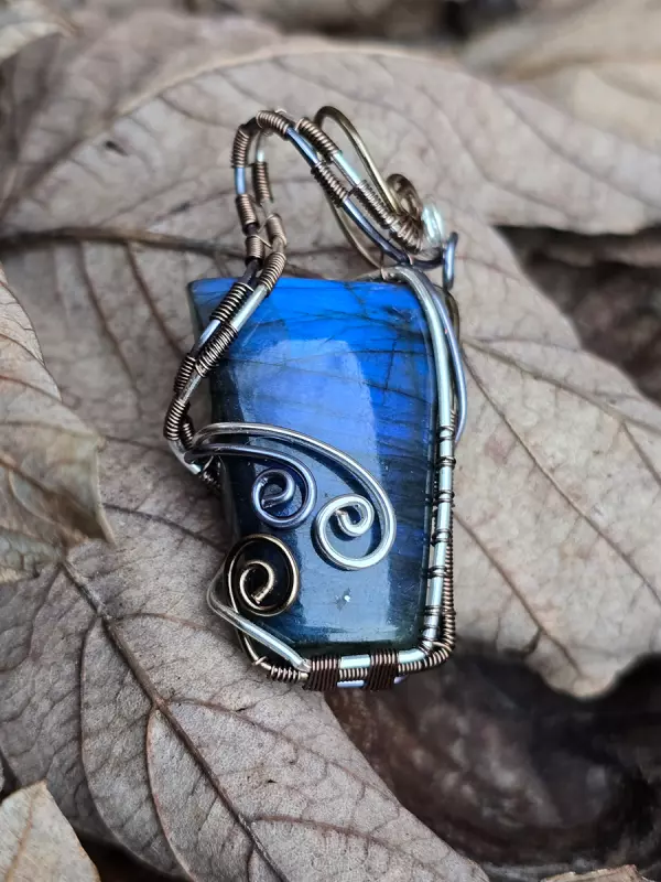Image d'illustration du produit Pendentif labradorite bleue trapèze