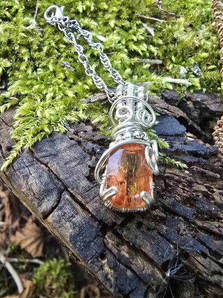 Image de couverture du produit Pendentif en argent et topaze orangée