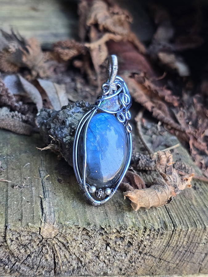 Image d'illustration du produit Pendentif labradorite bleue et opale