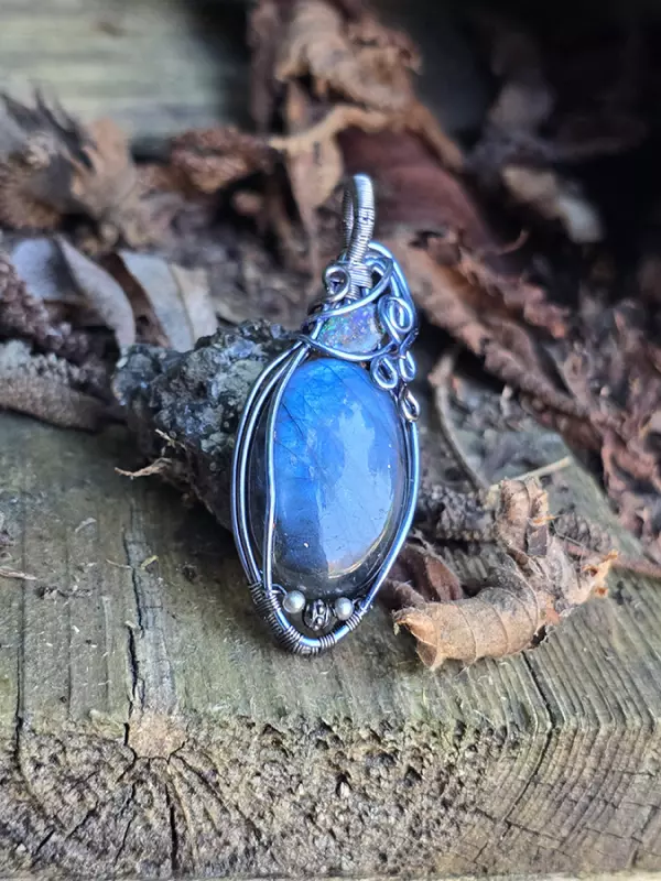 Image d'illustration du produit Pendentif labradorite bleue et opale