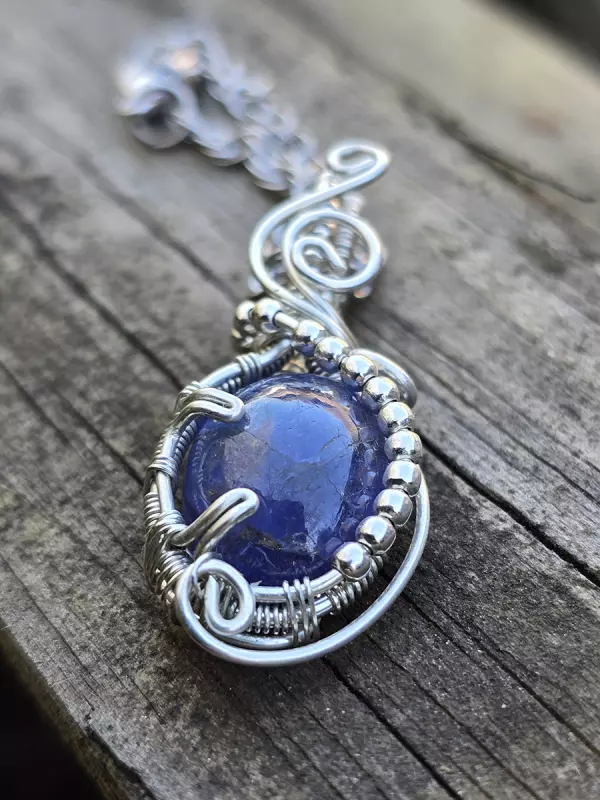 Image d'illustration du produit Pendentif en argent et tanzanite