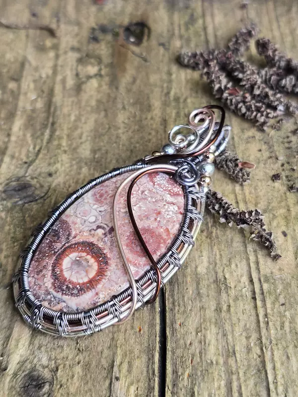 Image d'illustration du produit Pendentif jaspe racine fossile