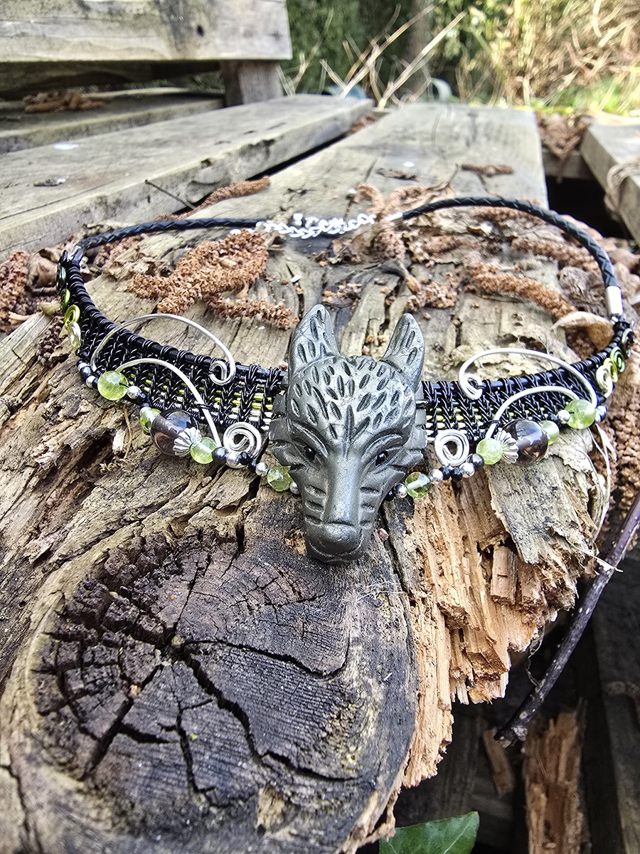 Image d'illustration du produit Collier tressé Tête de Loup en pyrite