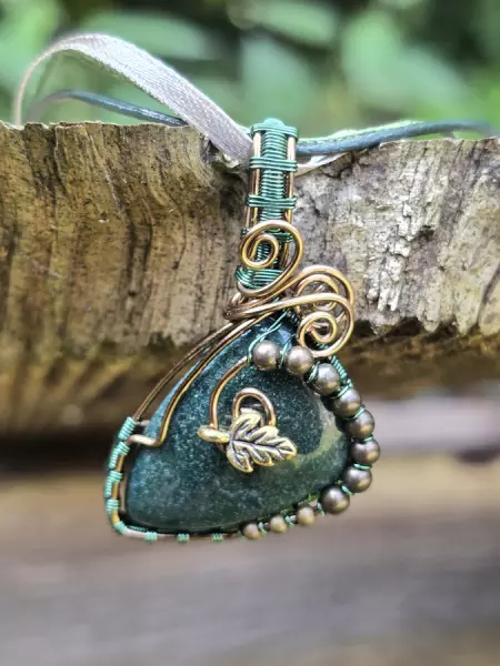 Image de couverture du produit Pendentif agate verte "à la petite feuille"