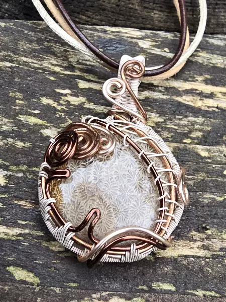 Image de couverture du produit Pendentif corail fossile rond