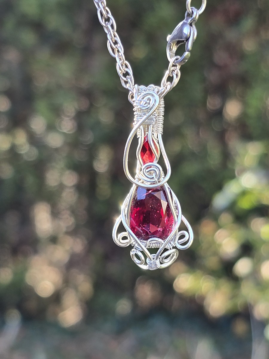 Image d'illustration du produit Pendentif grenats et argent