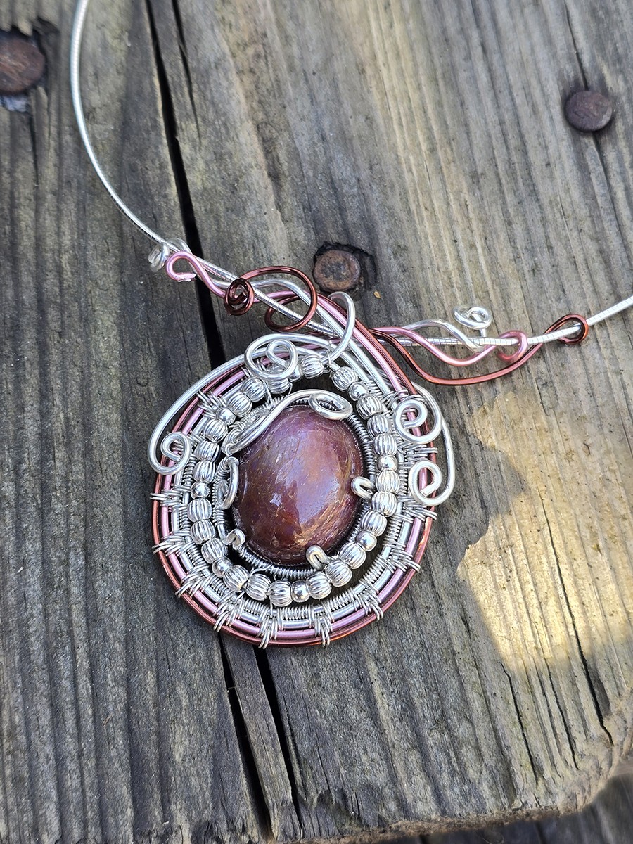 Image d'illustration du produit Collier en argent et Rubis