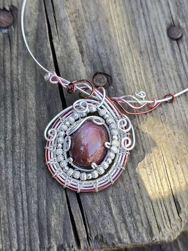 Image d'illustration du produit Collier en argent et Rubis