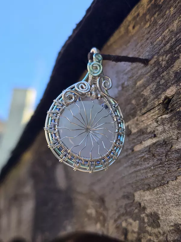 Image d'illustration du produit Pendentif médaillon jade
