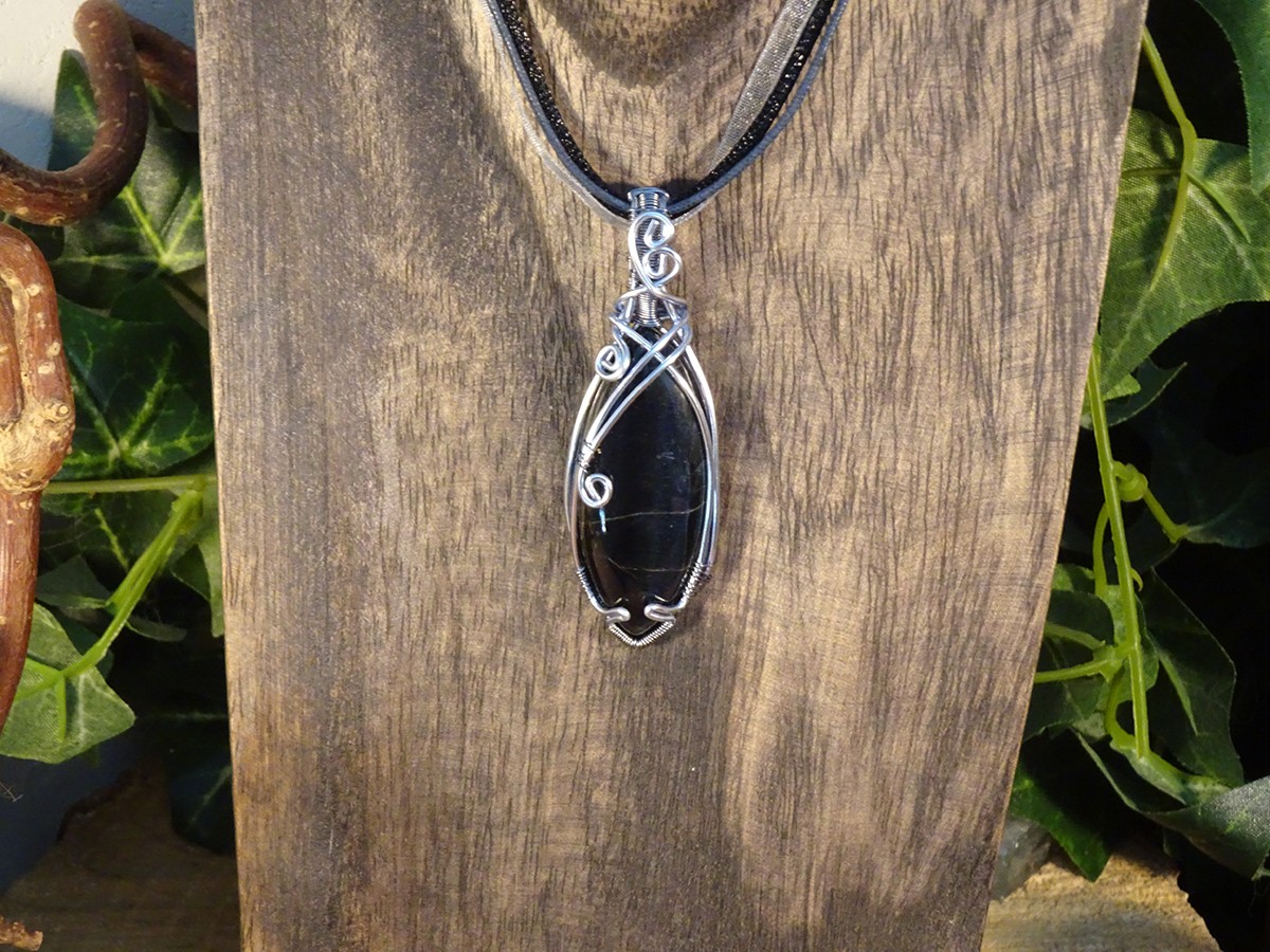 Image de couverture du produit Pendentif oeil-de-faucon