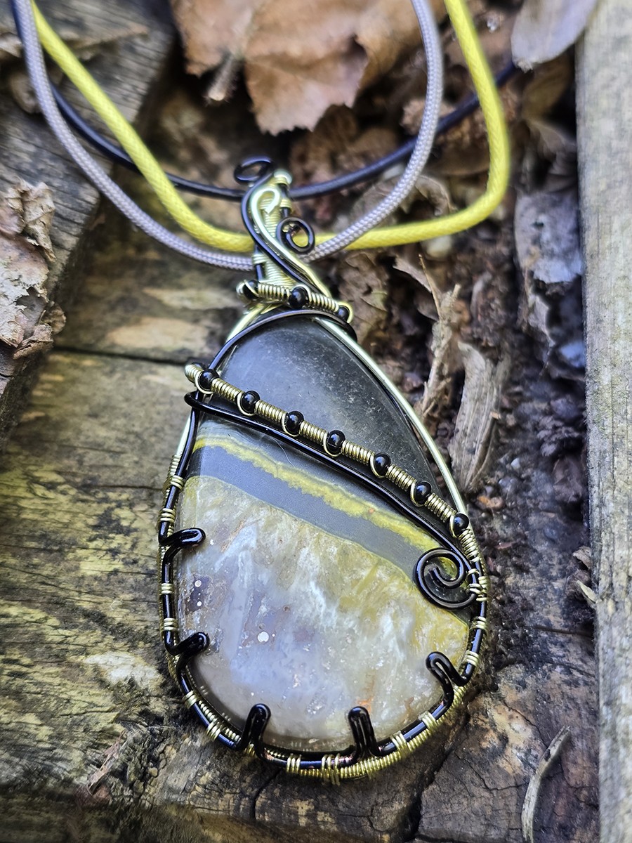 Image d'illustration du produit Pendentif jaspe bourdon