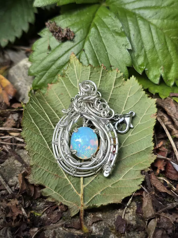 Image d'illustration du produit Pendentif opale et micro-wrapping