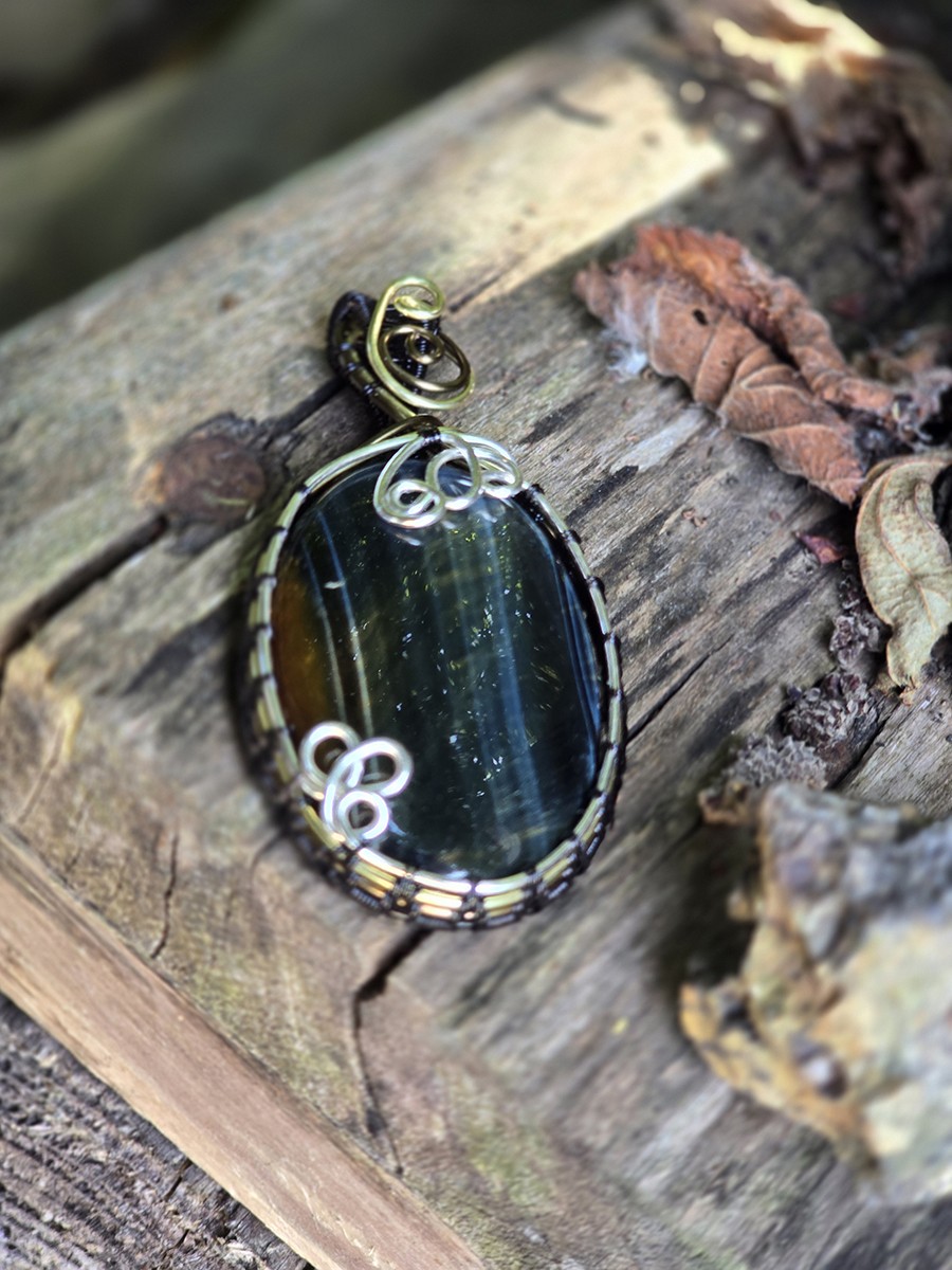Image d'illustration du produit Pendentif Oeil-de-Faucon