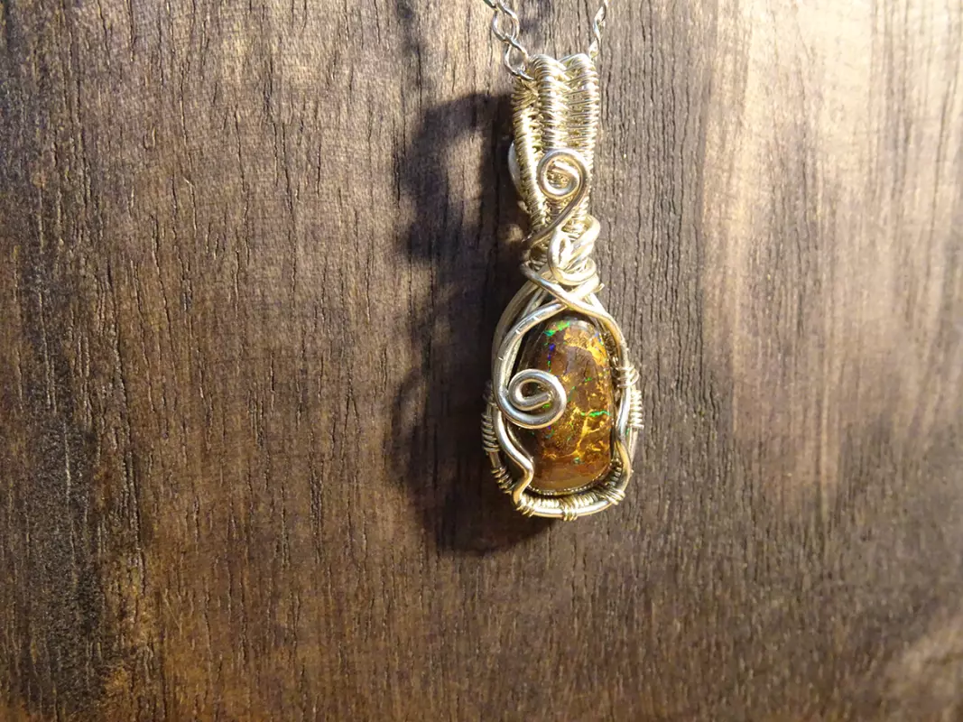 Image d'illustration du produit Pendentif opale boulder