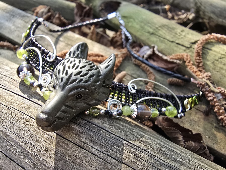 Image d'illustration du produit Collier tressé Tête de Loup en pyrite