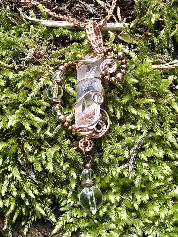 Image d'illustration du produit Pendentif cristal de roche sur cuivre