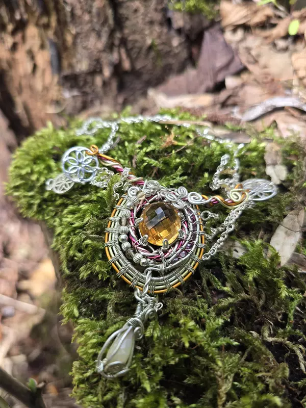 Image d'illustration du produit Collier Citrine et petits rubis