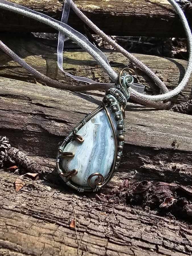 Image d'illustration du produit Pendentif agate rubannée