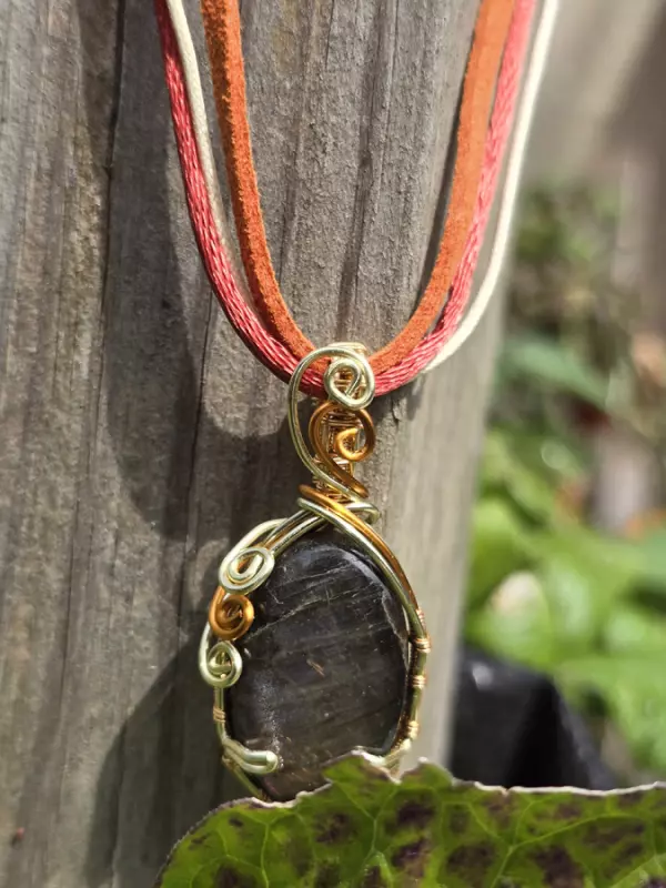 Image d'illustration du produit Pendentif labradorite "sunburst"