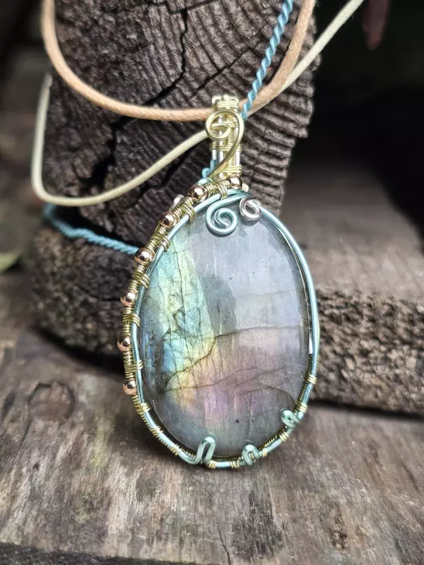 Image d'illustration du produit Pendentif Labradorite pastel