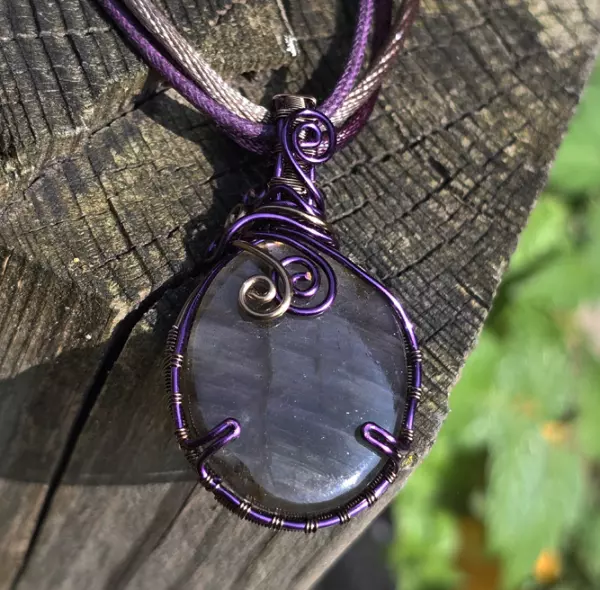 Image de couverture du produit Pendentif labradorite violette