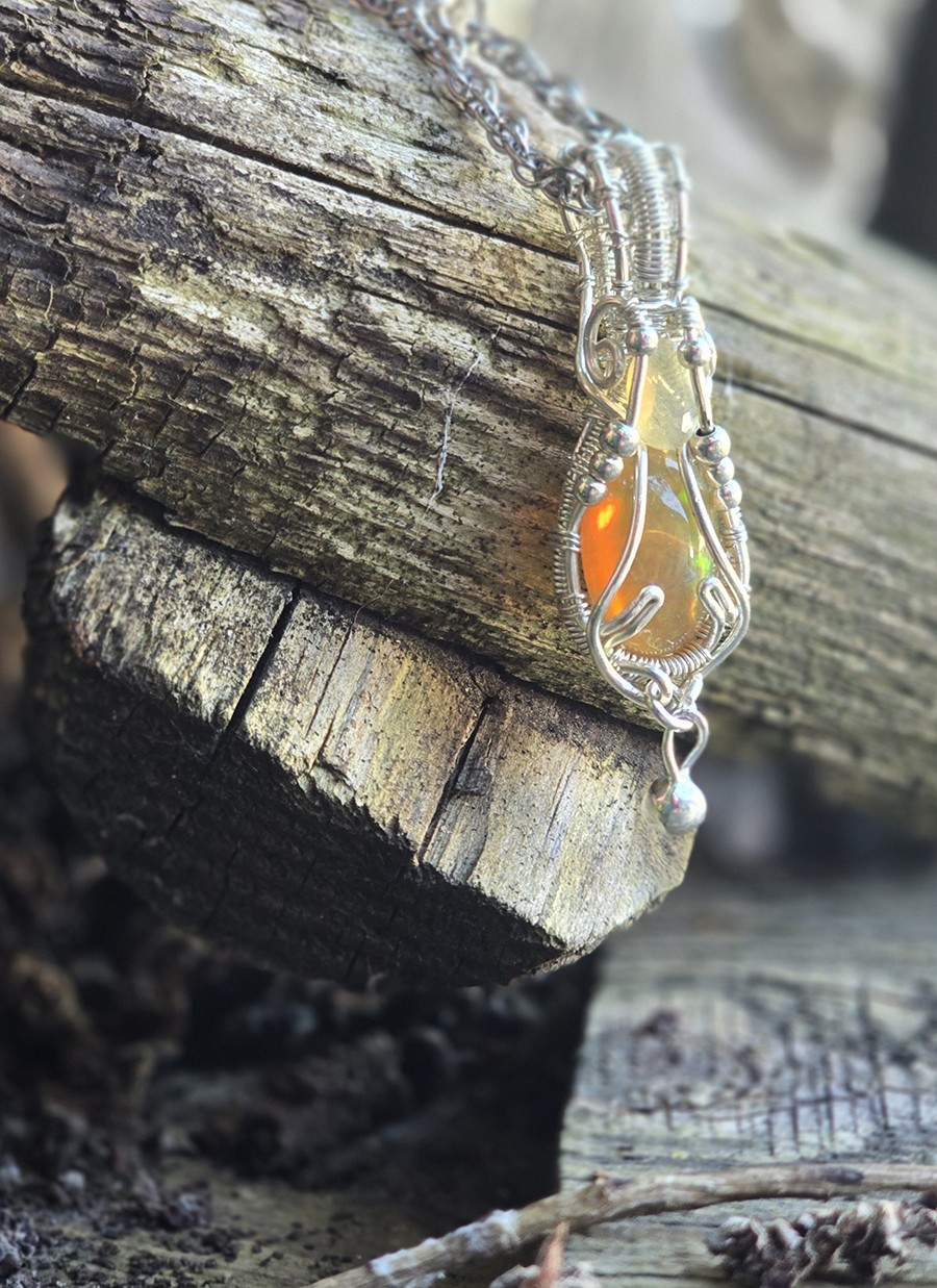 Image d'illustration du produit Pendentif opale miel et argent