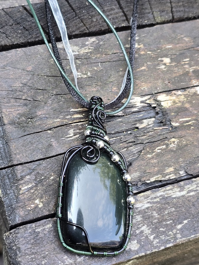 Image d'illustration du produit Pendentif obsidienne "oeil céleste"