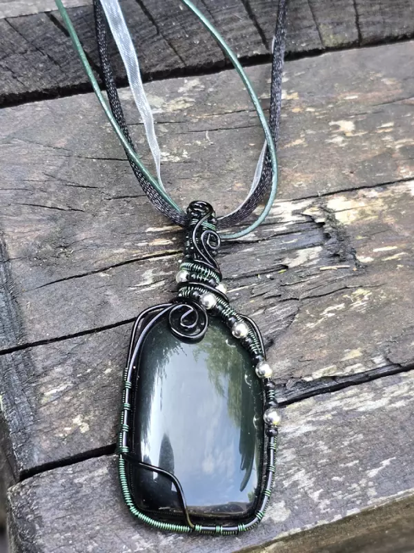 Image d'illustration du produit Pendentif obsidienne "oeil céleste"