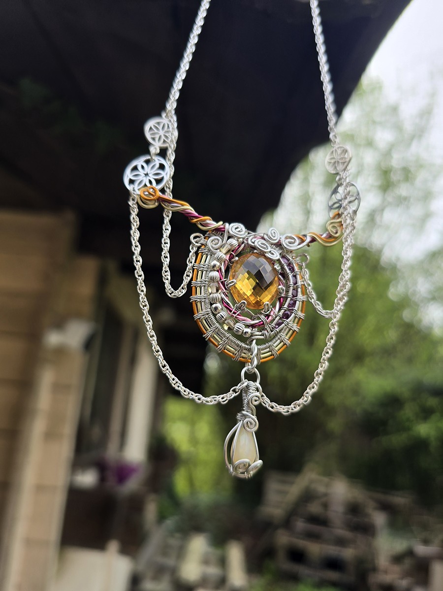 Image d'illustration du produit Collier Citrine et petits rubis