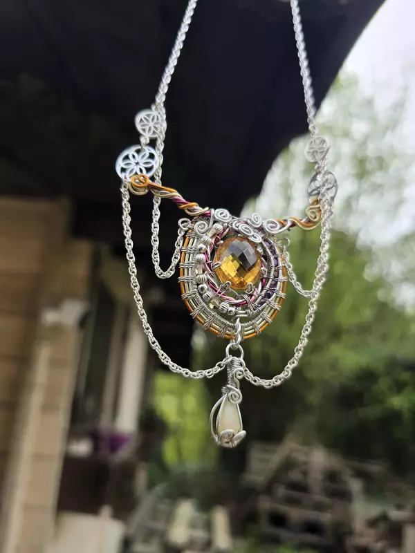 Image d'illustration du produit Collier Citrine et petits rubis