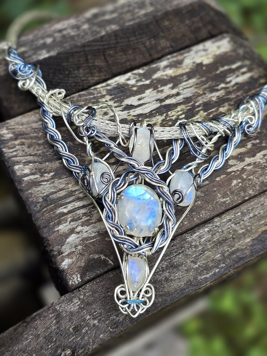 Image de couverture du produit Grand collier à cinq pierres de lunes