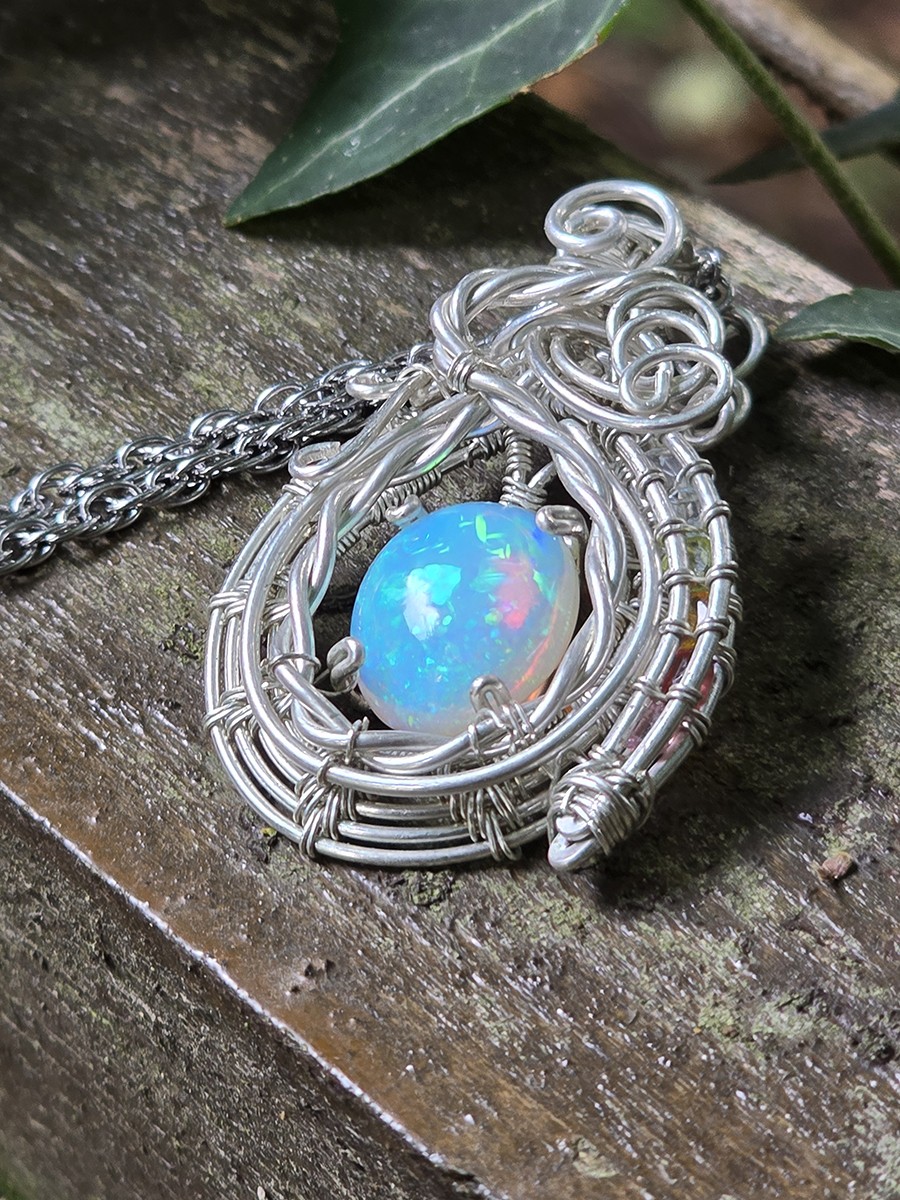 Image d'illustration du produit Pendentif opale et micro-wrapping