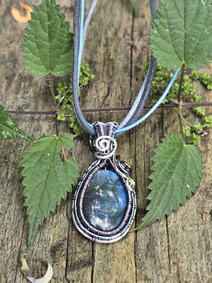 Image d'illustration du produit Pendentif labradorite bleue