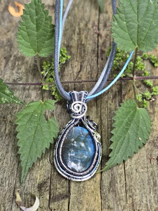 Image d'illustration du produit Pendentif labradorite bleue