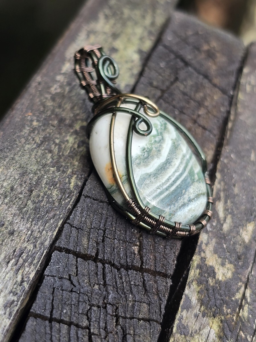 Image d'illustration du produit Pendentif agate rubannée