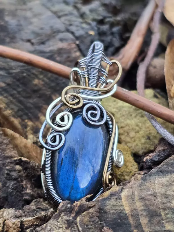 Image d'illustration du produit Pendentif labradorite bleue ovale