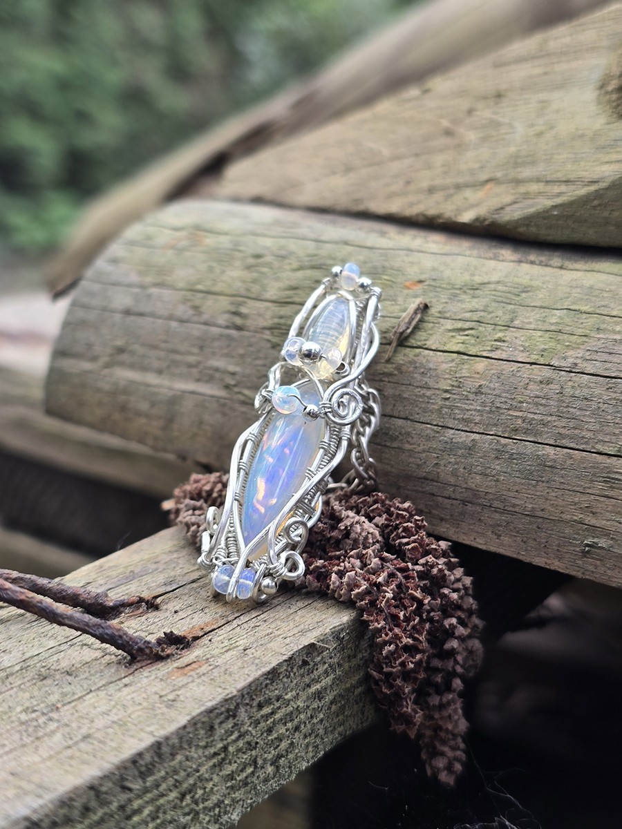 Image de couverture du produit Pendentif en argent et opales wello