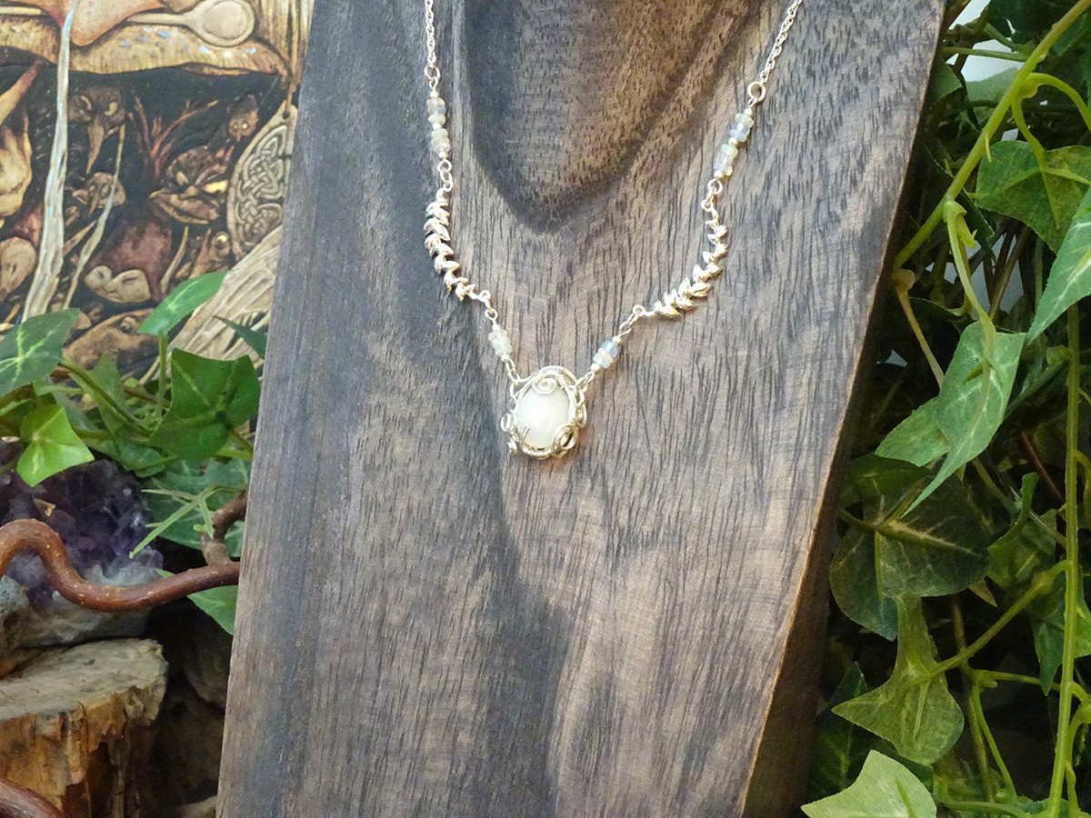 Image d'illustration du produit Collier opale Wello