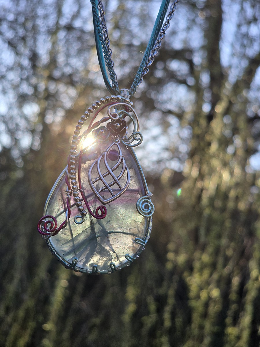 Image d'illustration du produit Pendentif fluorite rubannée