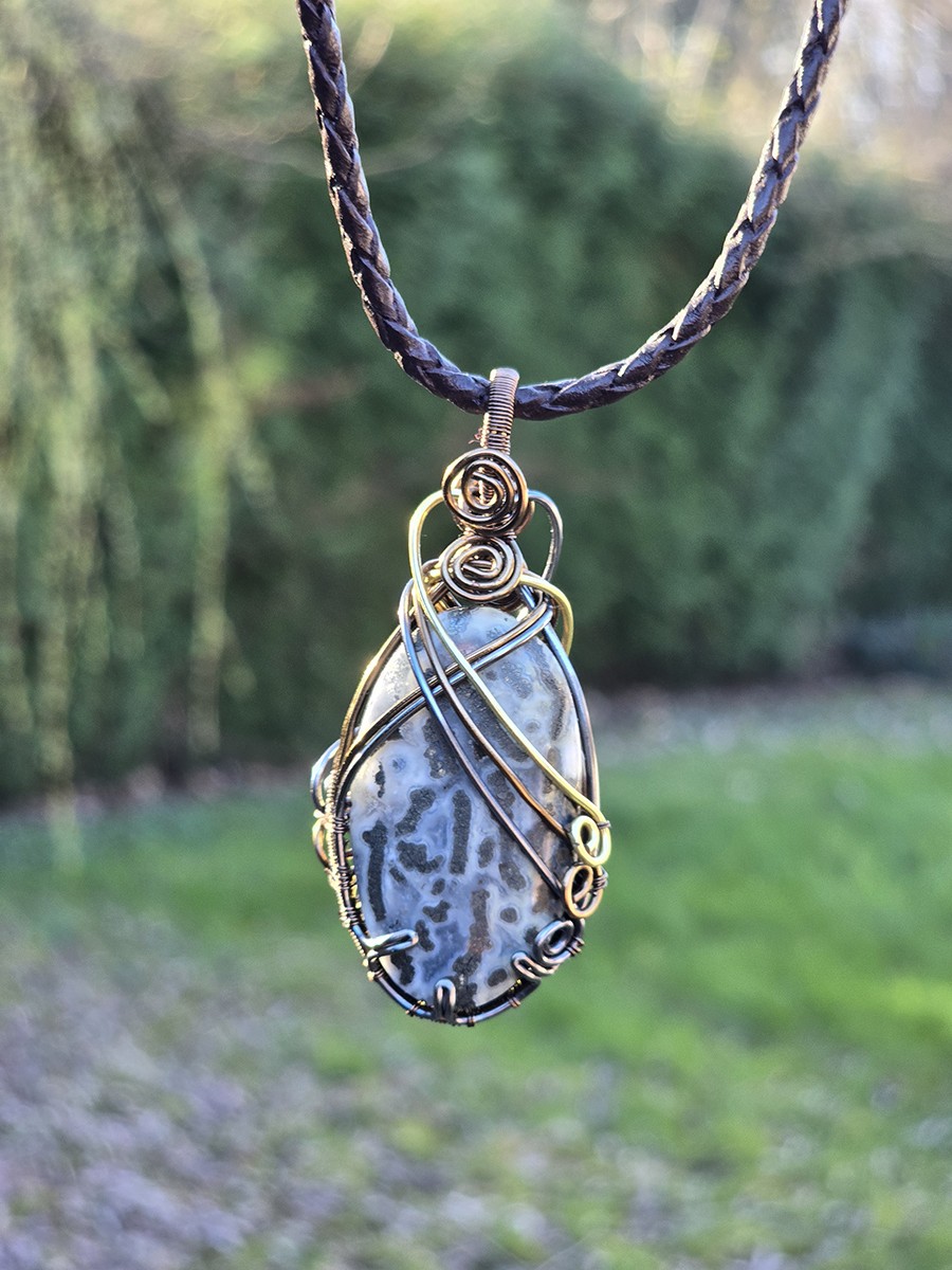 Image d'illustration du produit Pendentif réversible Oeil de Tigre et Marcassite
