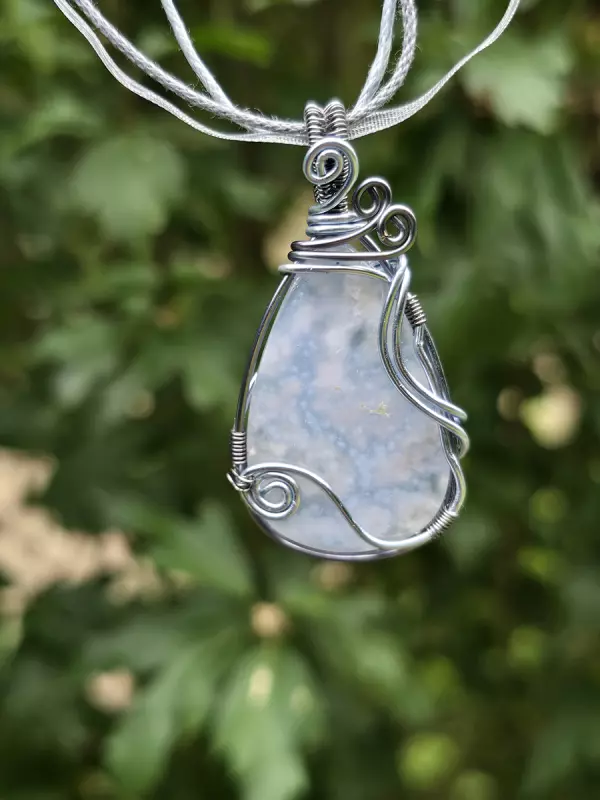 Image d'illustration du produit Pendentif calcédoine