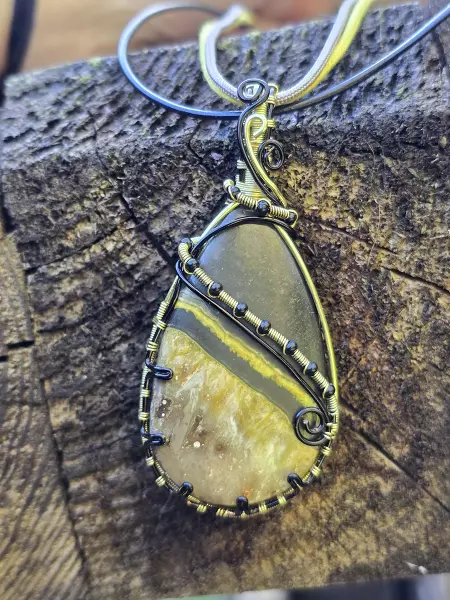 Image de couverture du produit Pendentif jaspe bourdon