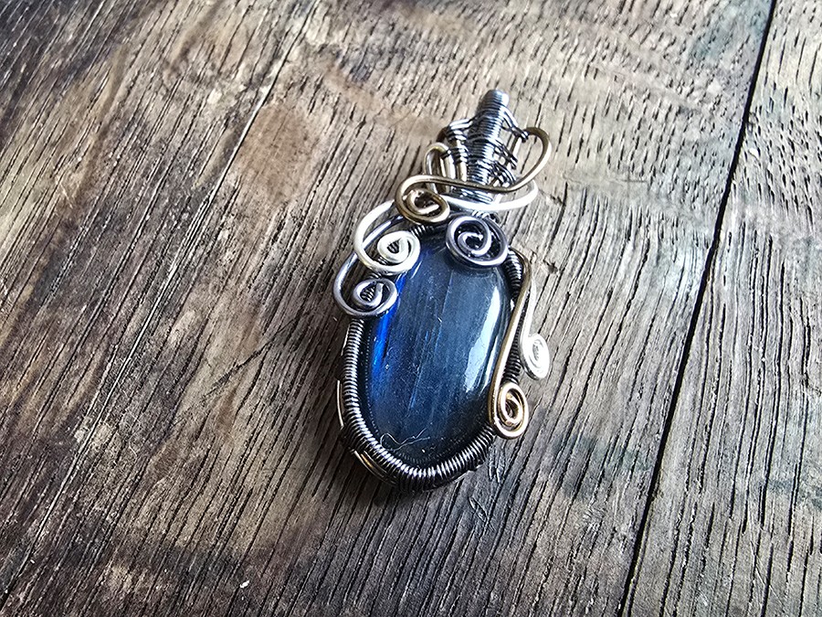 Image d'illustration du produit Pendentif labradorite bleue ovale