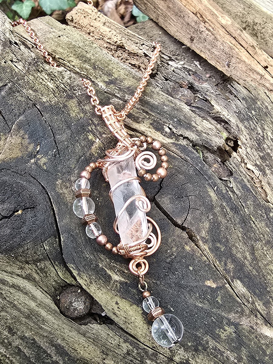 Image d'illustration du produit Pendentif cristal de roche sur cuivre